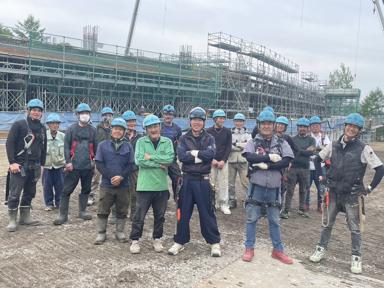 大規模現場での集合写真